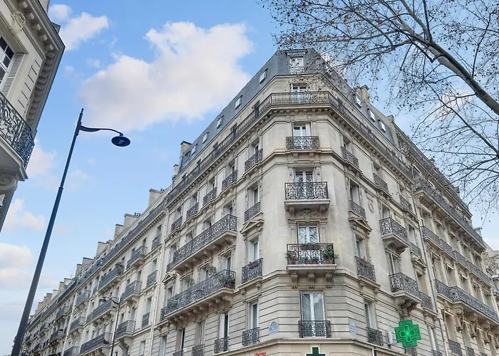 Eiffel Tower View Residence