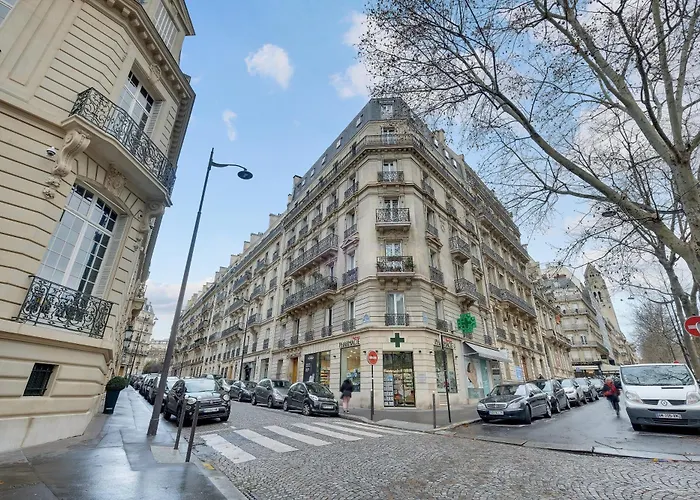 Eiffel Tower View Residence